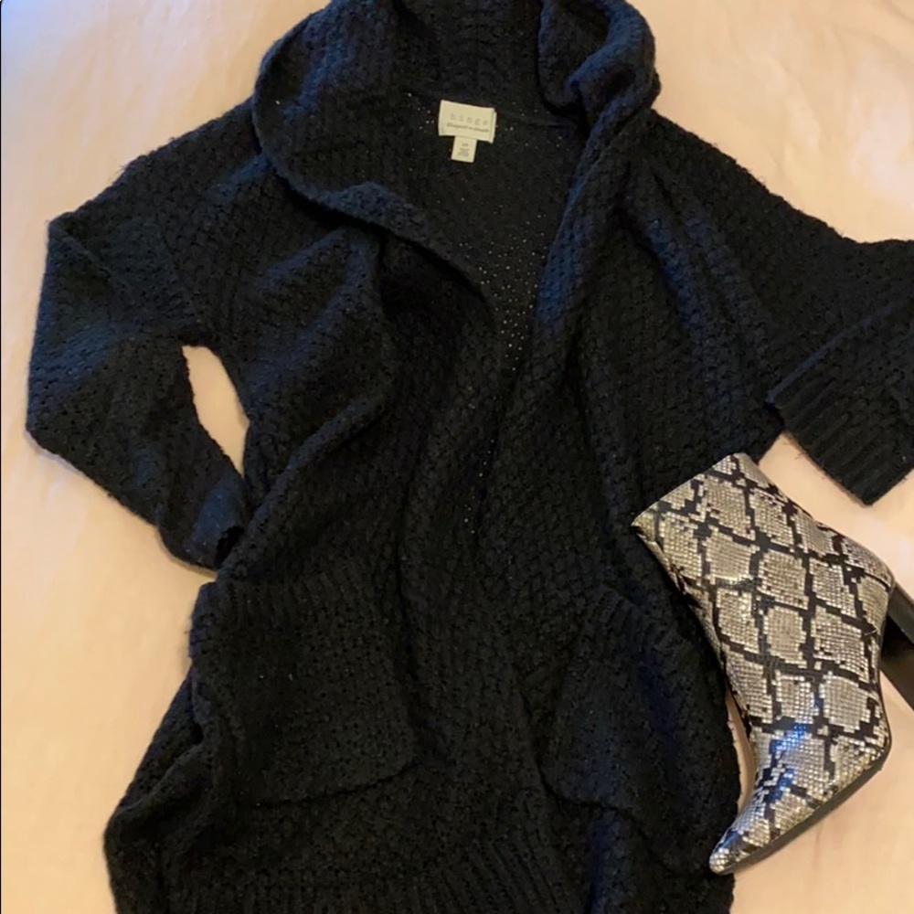 Hinge black long sweater